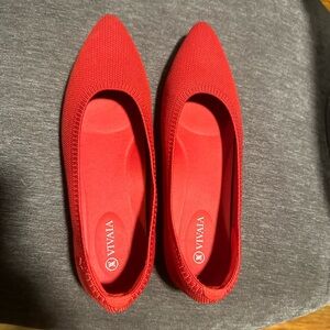 Vivaia red ballet flats